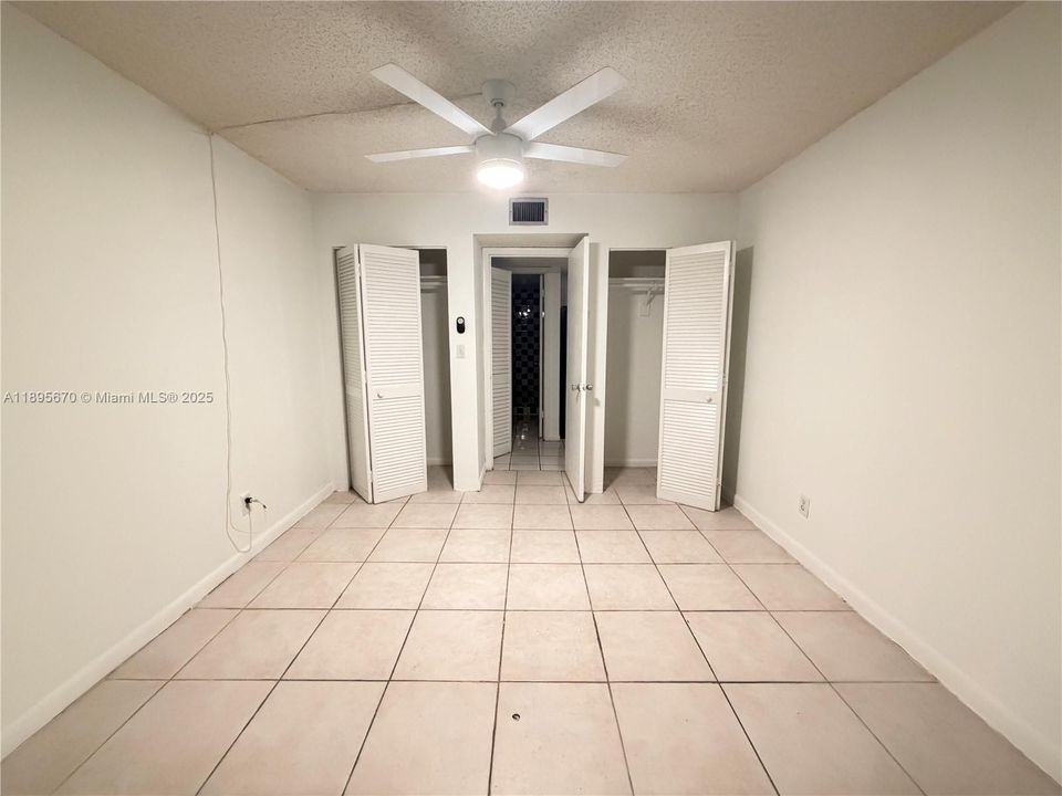 Active With Contract: $2,000 (1 beds, 1 baths, 600 Square Feet)