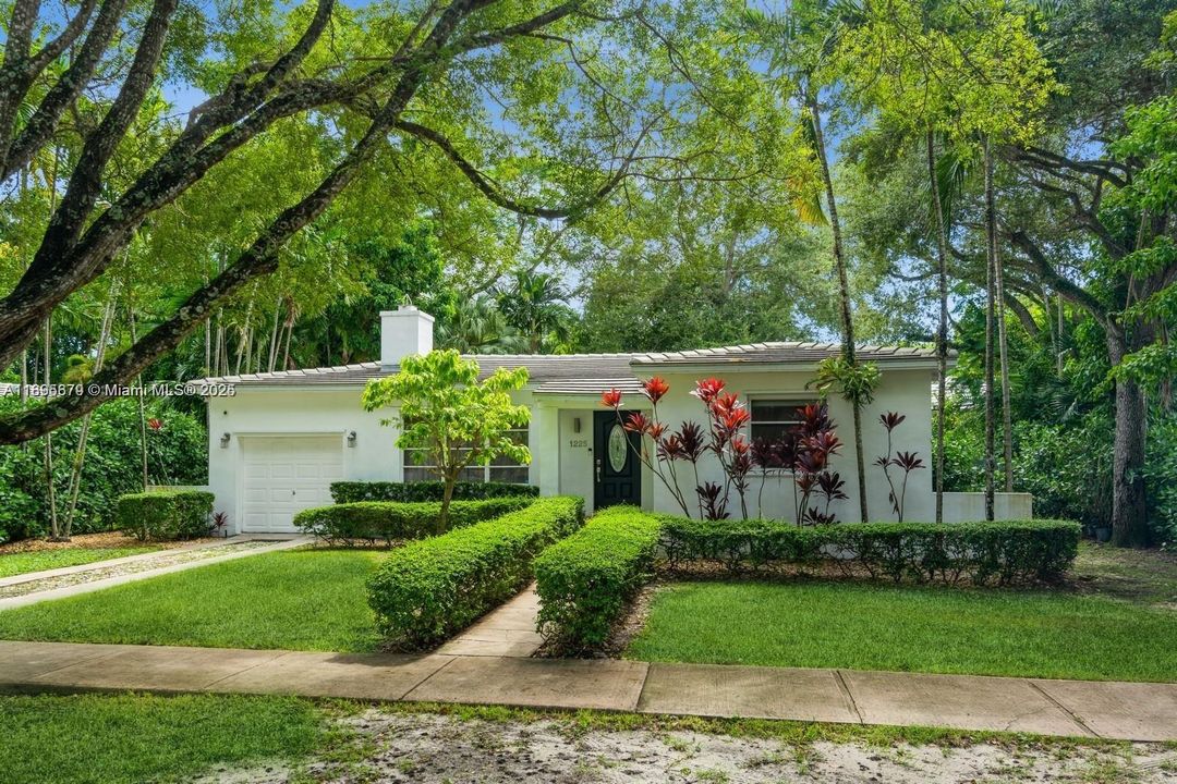 For Rent: $6,750 (2 beds, 2 baths, 1300 Square Feet)