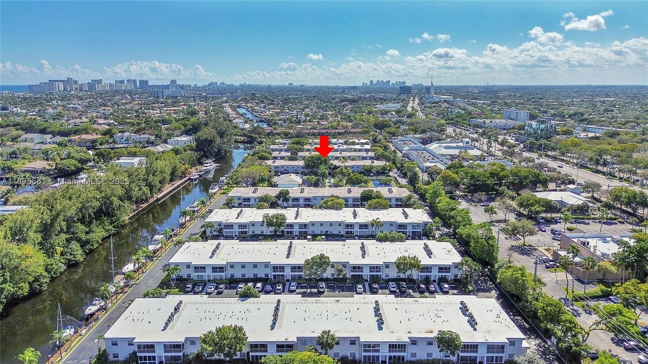 合同活跃: $3,200 (2 贝兹, 2 浴室, 1200 平方英尺)