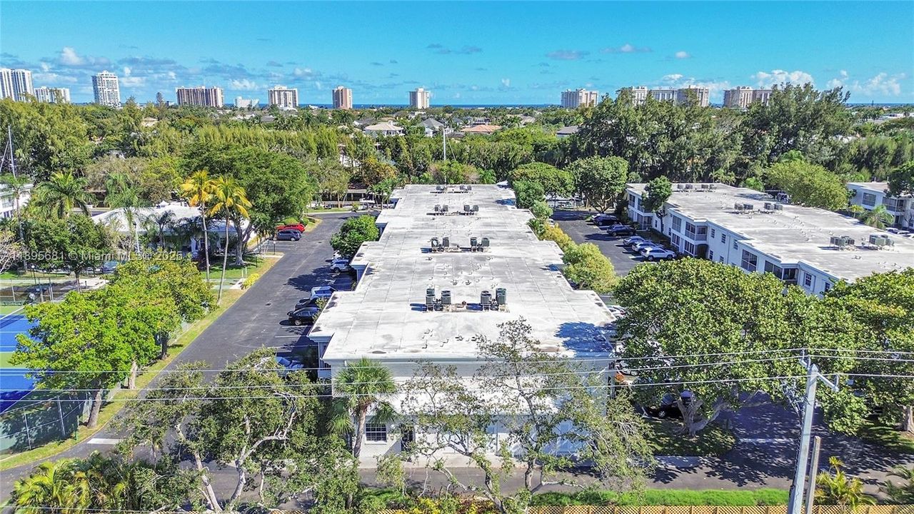 合同活跃: $3,200 (2 贝兹, 2 浴室, 1200 平方英尺)