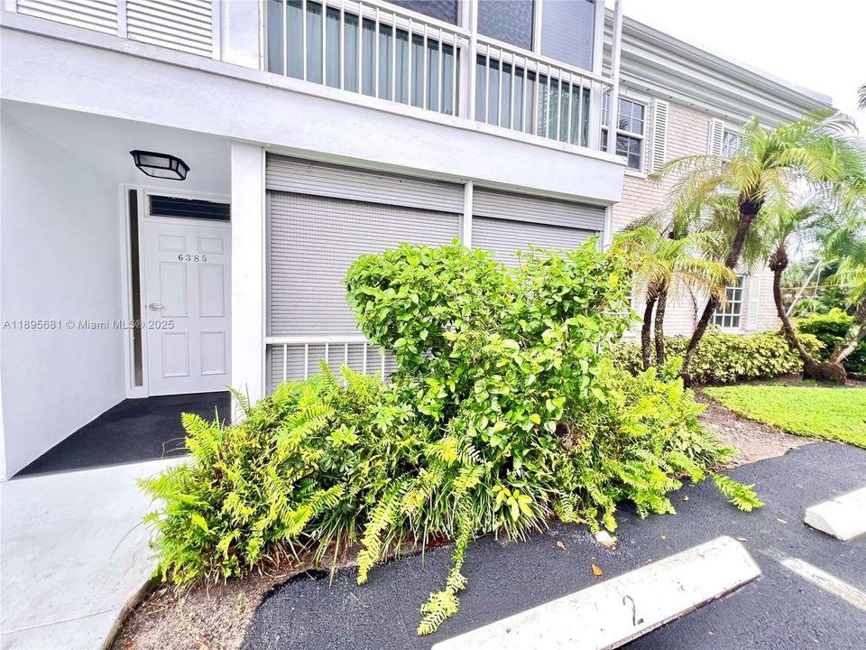 合同活跃: $3,200 (2 贝兹, 2 浴室, 1200 平方英尺)