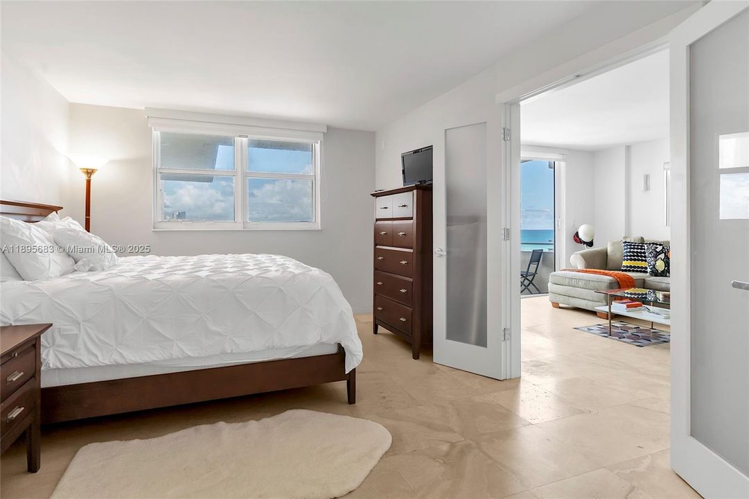 For Sale: $679,000 (1 beds, 1 baths, 654 Square Feet)