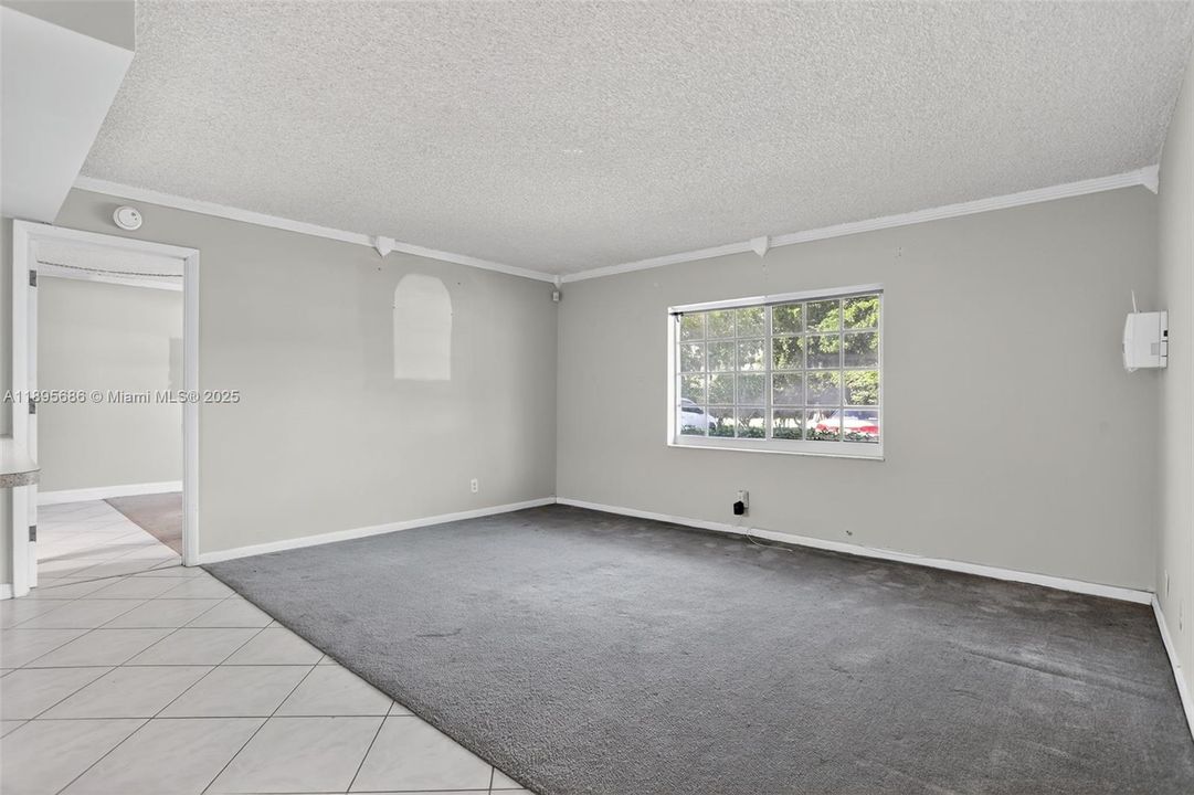 Active With Contract: $129,900 (2 beds, 2 baths, 920 Square Feet)