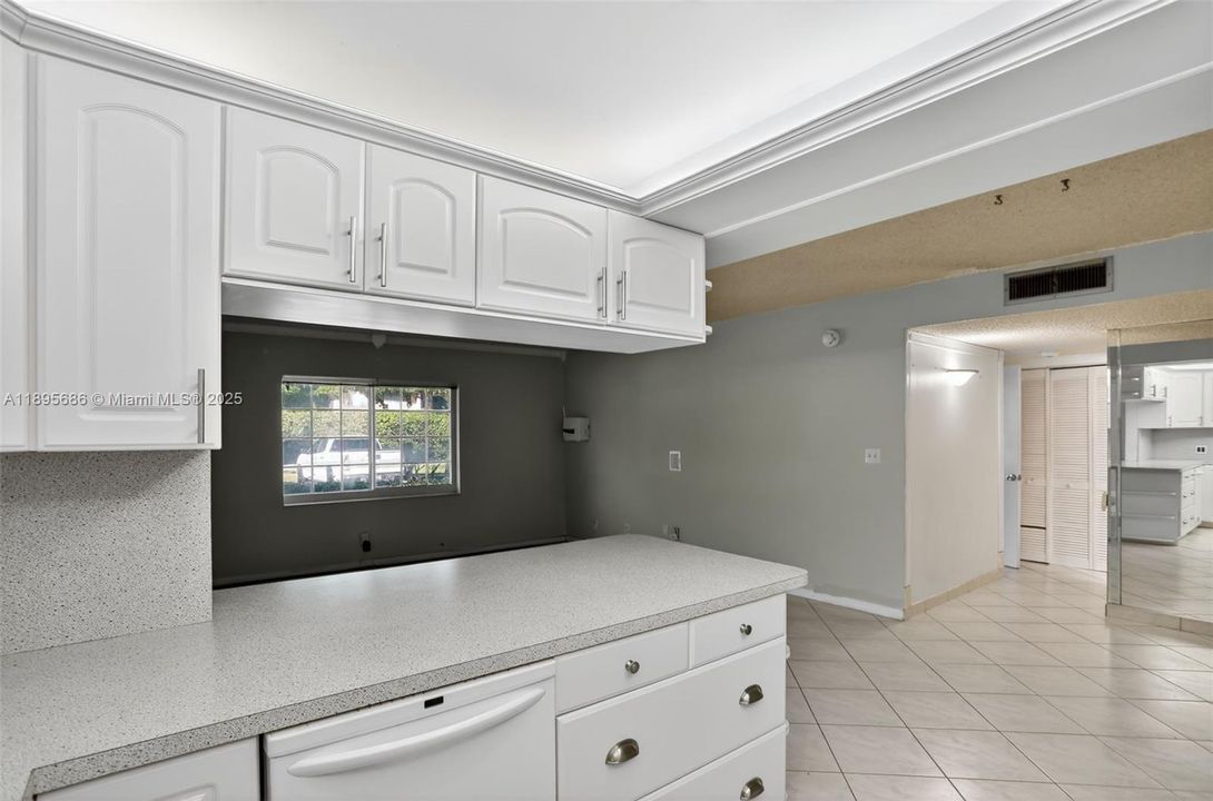 Active With Contract: $129,900 (2 beds, 2 baths, 920 Square Feet)