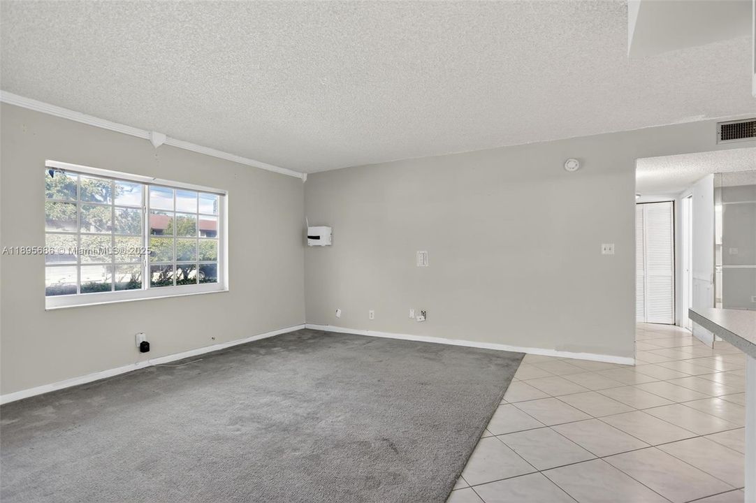 Active With Contract: $129,900 (2 beds, 2 baths, 920 Square Feet)