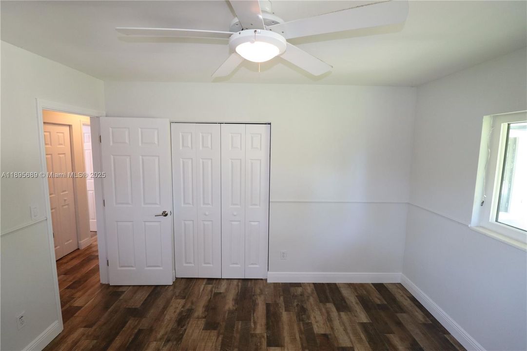 На продажу: $1,020,000 (4 спален, 2 ванн, 2001 Квадратных фут)