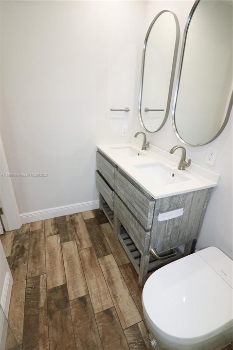 На продажу: $1,020,000 (4 спален, 2 ванн, 2001 Квадратных фут)