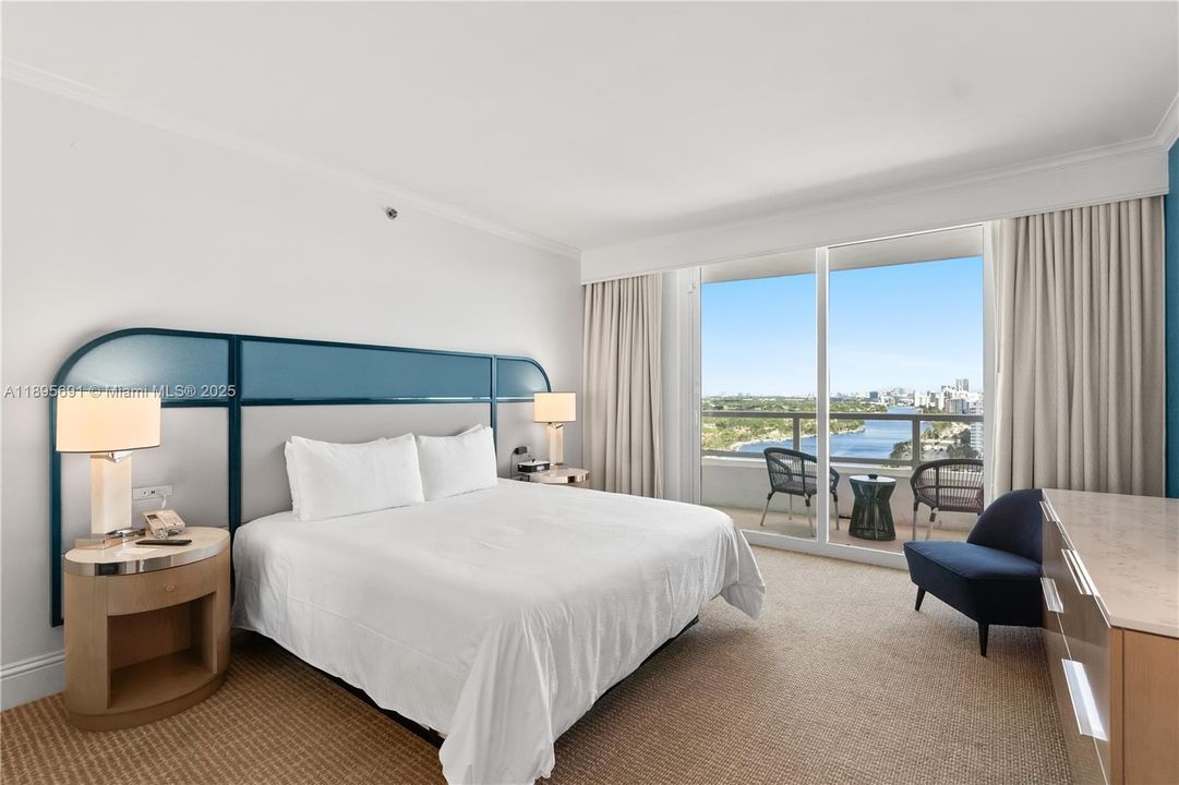 Active With Contract: $1,650,000 (1 beds, 2 baths, 1002 Square Feet)