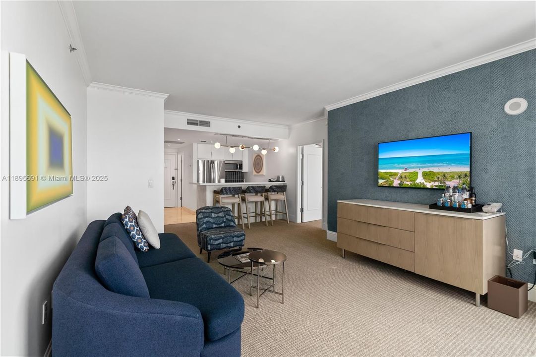 Active With Contract: $1,650,000 (1 beds, 2 baths, 1002 Square Feet)