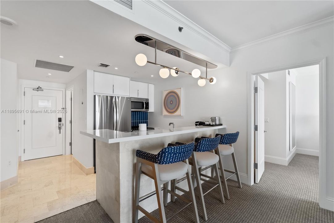 Active With Contract: $1,650,000 (1 beds, 2 baths, 1002 Square Feet)