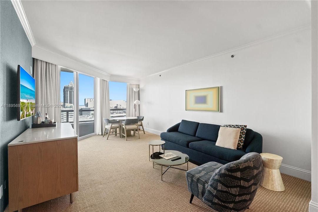 Active With Contract: $1,650,000 (1 beds, 2 baths, 1002 Square Feet)