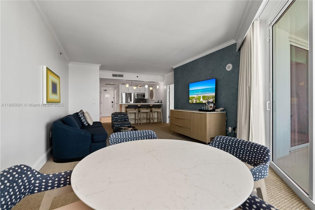 Active With Contract: $1,650,000 (1 beds, 2 baths, 1002 Square Feet)