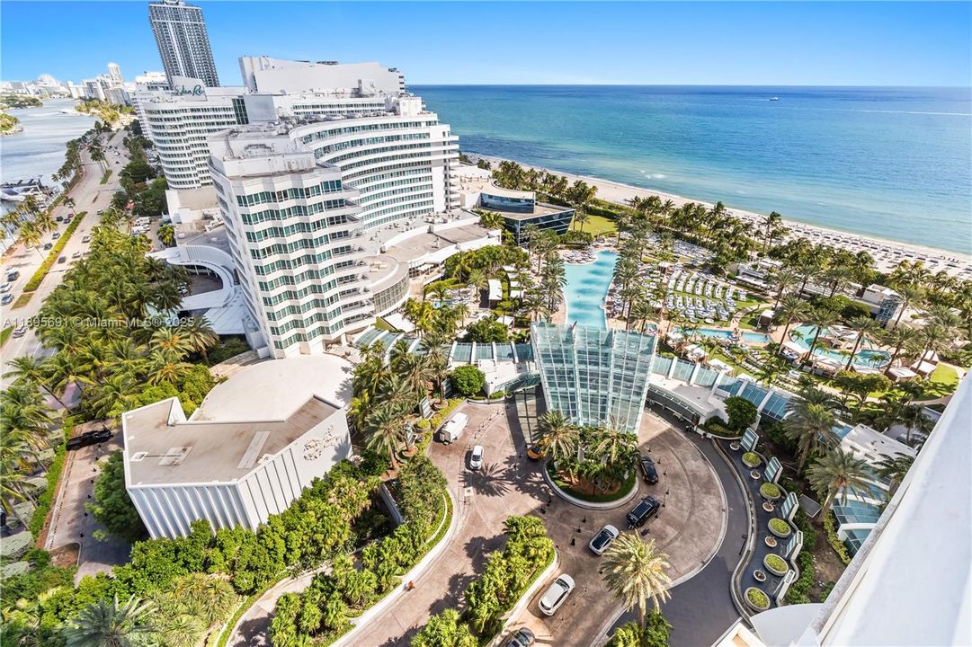 Active With Contract: $1,650,000 (1 beds, 2 baths, 1002 Square Feet)