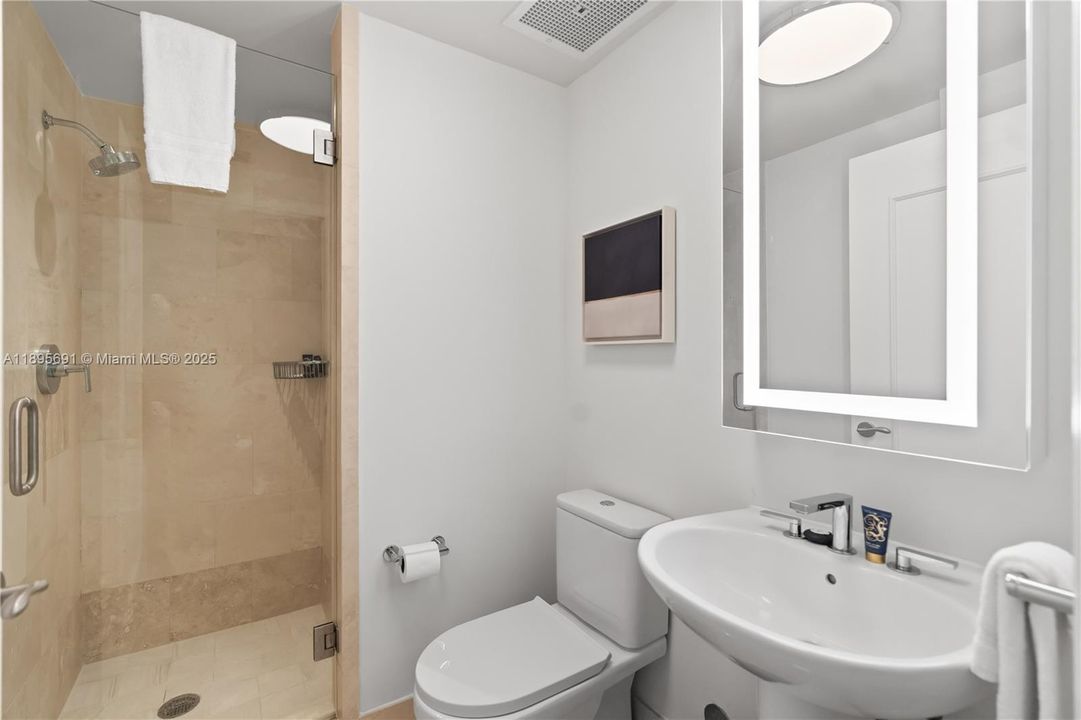 Active With Contract: $1,650,000 (1 beds, 2 baths, 1002 Square Feet)