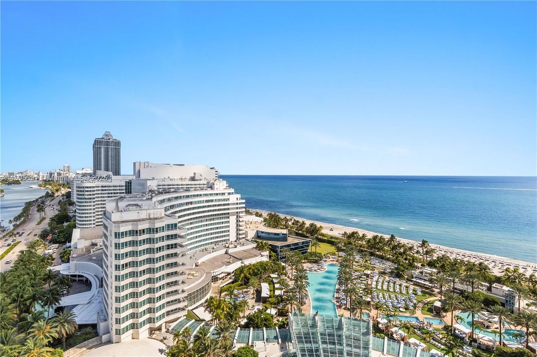 Active With Contract: $1,650,000 (1 beds, 2 baths, 1002 Square Feet)