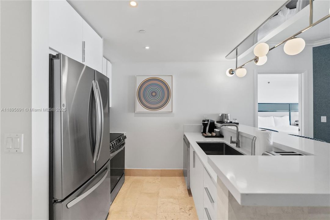 Active With Contract: $1,650,000 (1 beds, 2 baths, 1002 Square Feet)