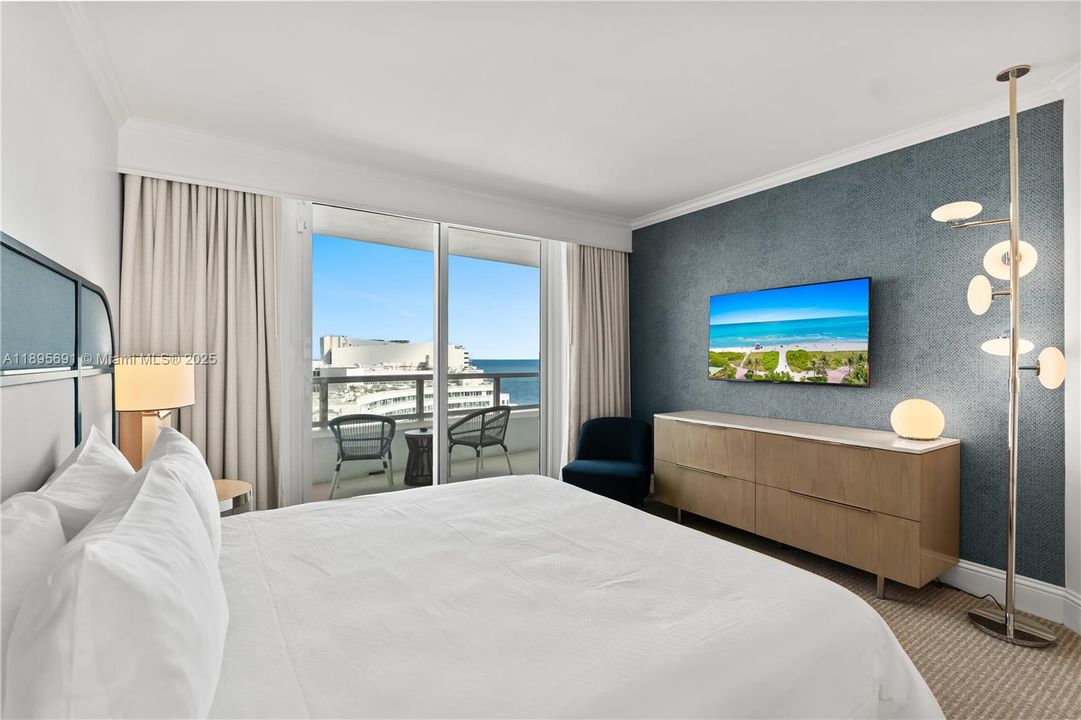 Active With Contract: $1,650,000 (1 beds, 2 baths, 1002 Square Feet)