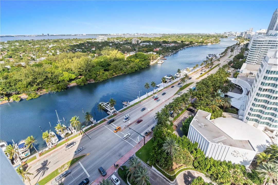 Active With Contract: $1,650,000 (1 beds, 2 baths, 1002 Square Feet)
