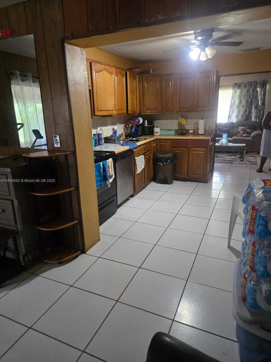 Active With Contract: $375,000 (4 beds, 2 baths, 1896 Square Feet)