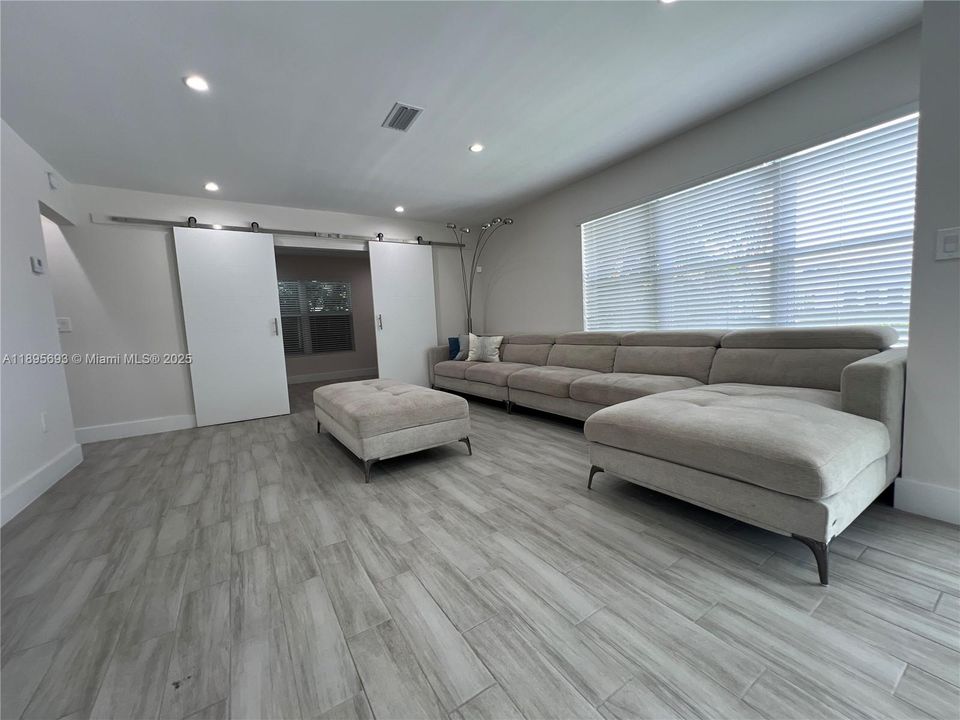 En Renta: $5,800 (4 camas, 2 baños, 1862 Pies cuadrados)