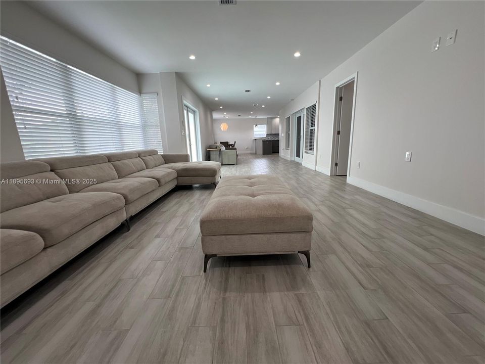 En Renta: $5,800 (4 camas, 2 baños, 1862 Pies cuadrados)