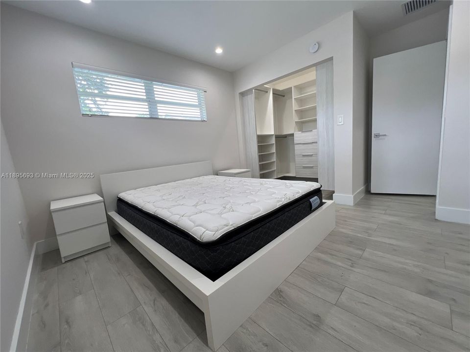 En Renta: $5,800 (4 camas, 2 baños, 1862 Pies cuadrados)