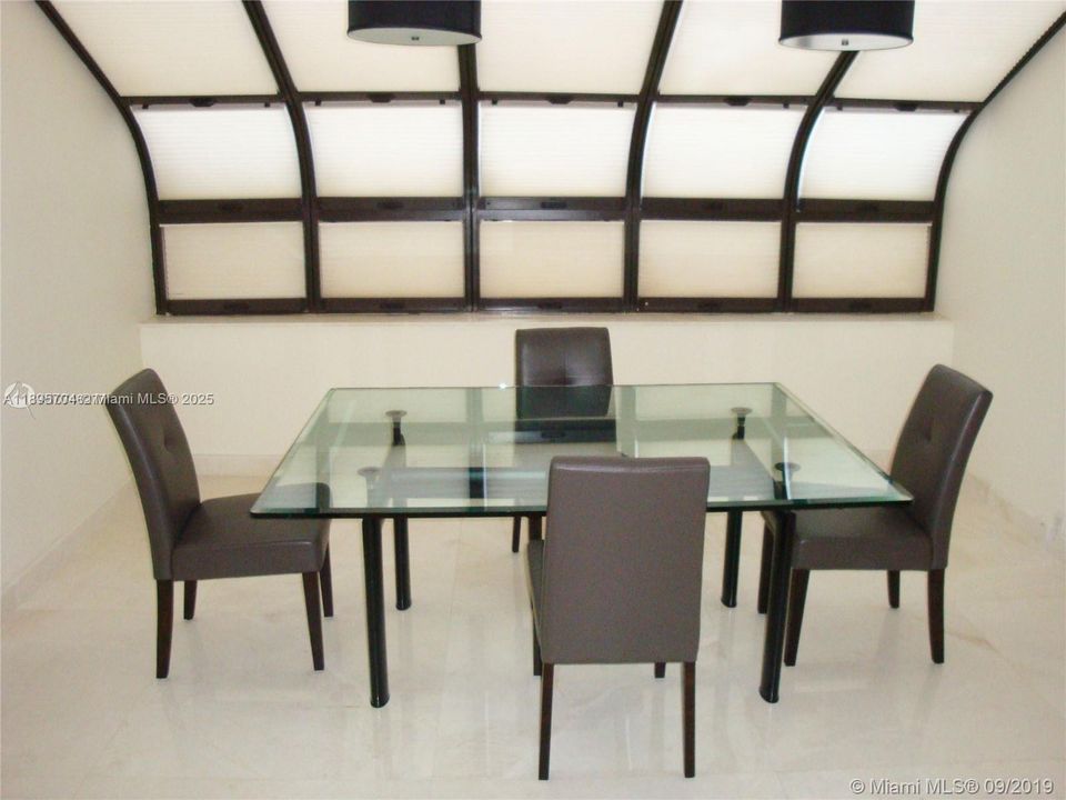 For Rent: $4,400 (1 beds, 1 baths, 1134 Square Feet)