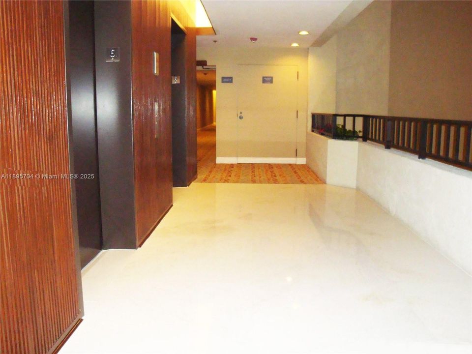 For Rent: $4,400 (1 beds, 1 baths, 1134 Square Feet)