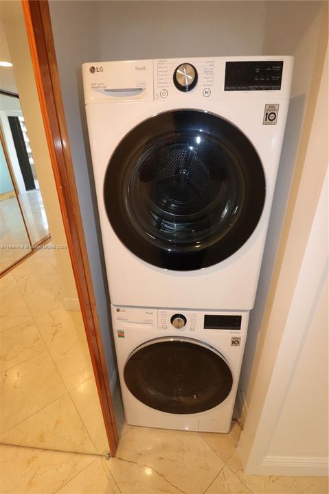 For Rent: $4,400 (1 beds, 1 baths, 1134 Square Feet)