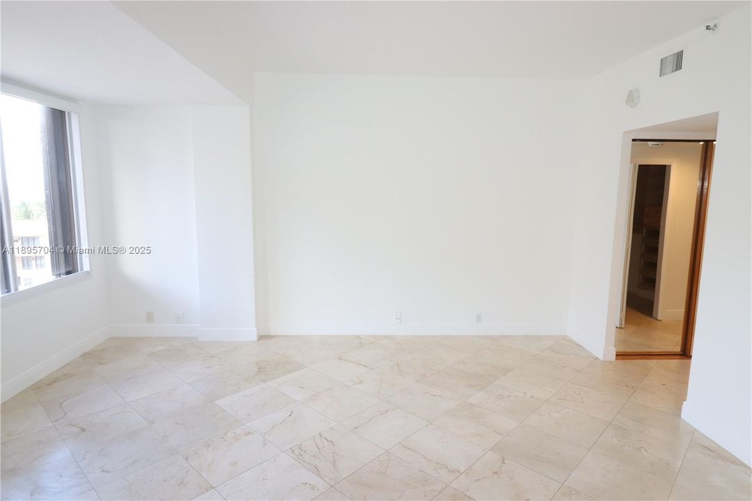 For Rent: $4,400 (1 beds, 1 baths, 1134 Square Feet)