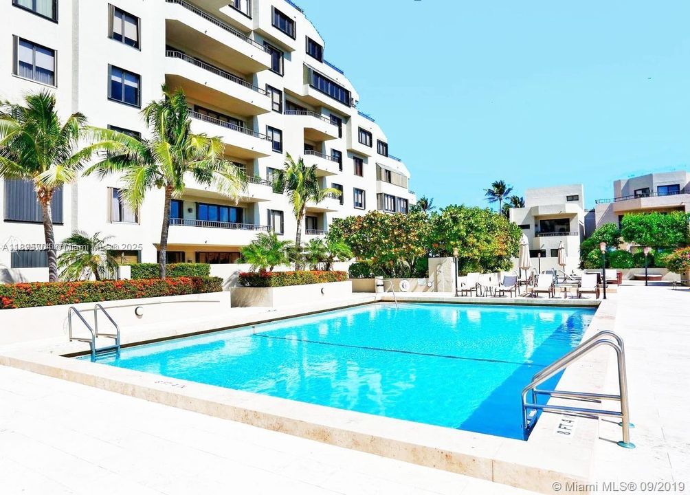 For Rent: $4,400 (1 beds, 1 baths, 1134 Square Feet)