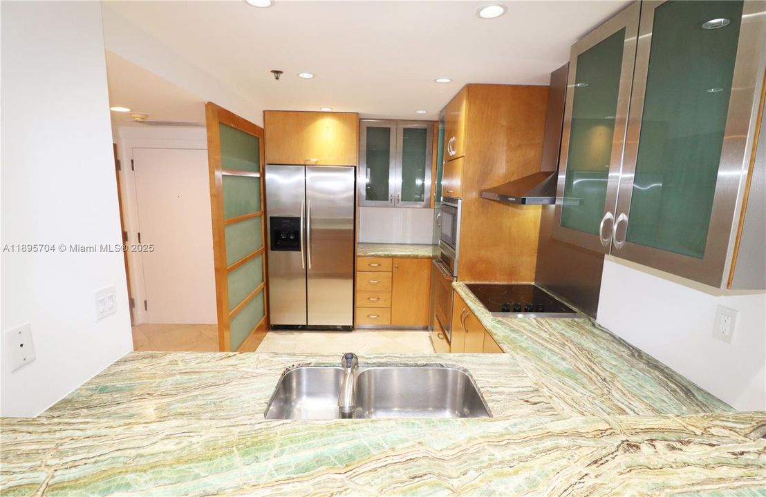 For Rent: $4,400 (1 beds, 1 baths, 1134 Square Feet)