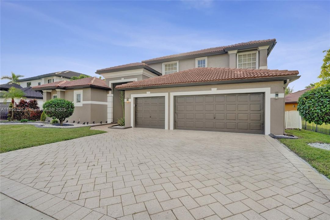 En Venta: $1,389,000 (7 camas, 5 baños, 3796 Pies cuadrados)