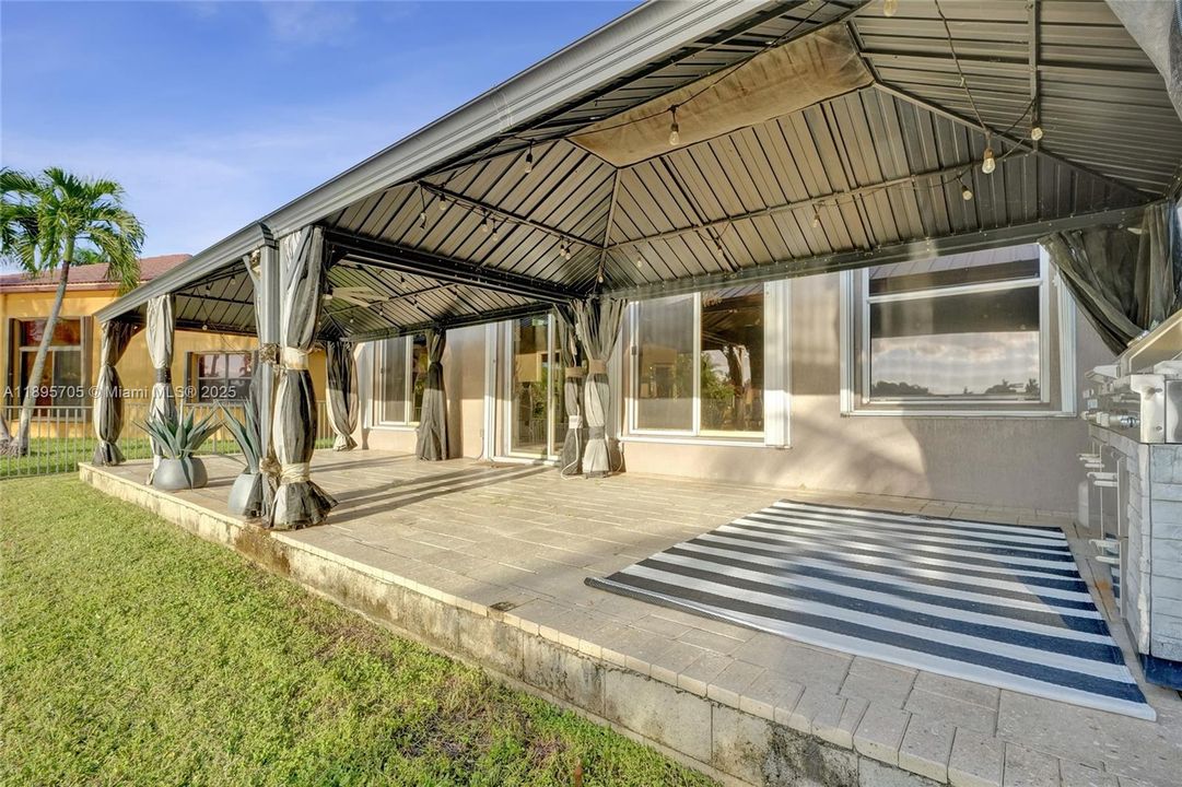 En Venta: $1,389,000 (7 camas, 5 baños, 3796 Pies cuadrados)