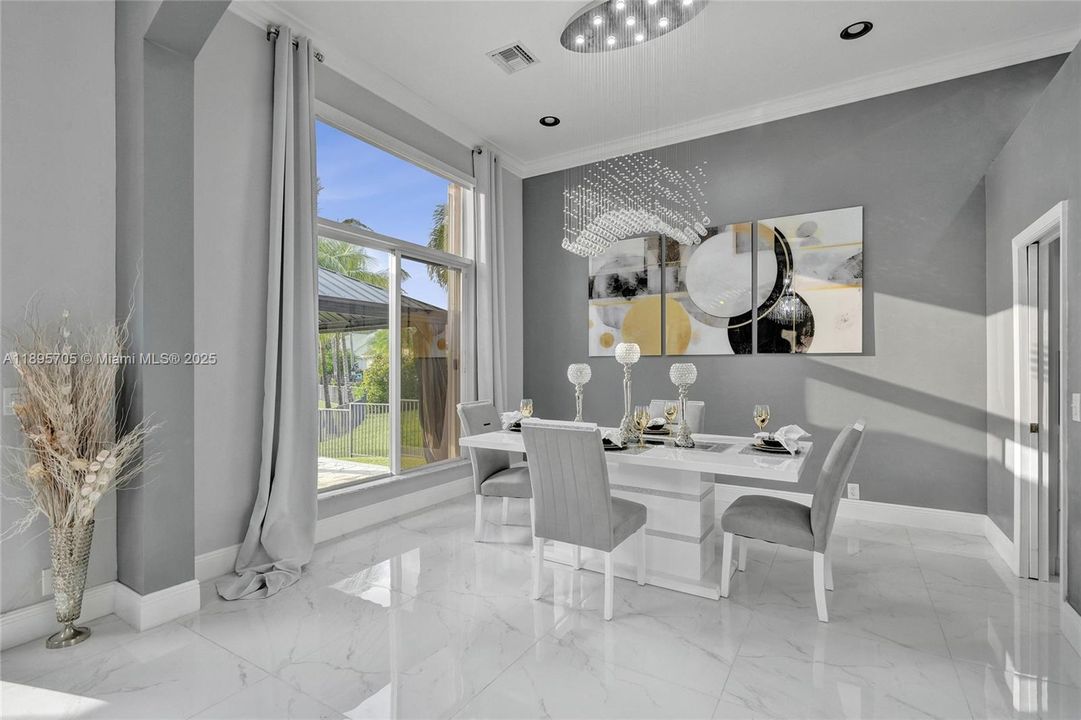 En Venta: $1,389,000 (7 camas, 5 baños, 3796 Pies cuadrados)