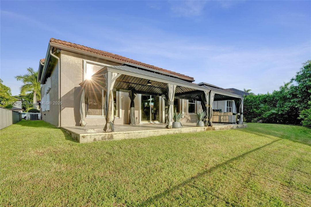 En Venta: $1,389,000 (7 camas, 5 baños, 3796 Pies cuadrados)