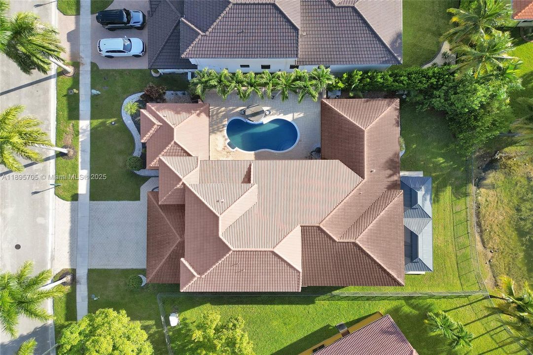 En Venta: $1,389,000 (7 camas, 5 baños, 3796 Pies cuadrados)