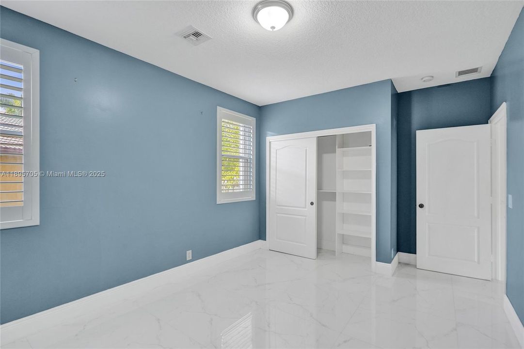 En Venta: $1,389,000 (7 camas, 5 baños, 3796 Pies cuadrados)