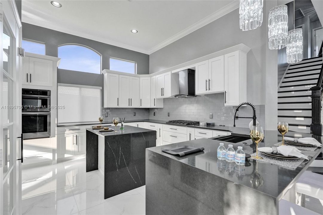 En Venta: $1,389,000 (7 camas, 5 baños, 3796 Pies cuadrados)