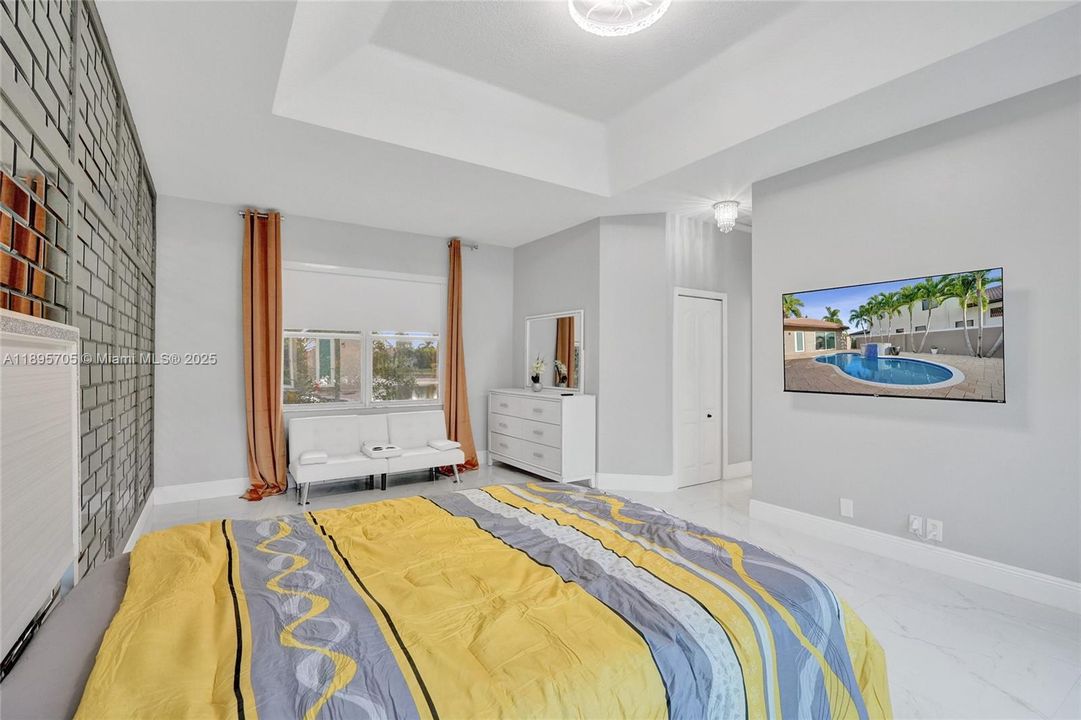 En Venta: $1,389,000 (7 camas, 5 baños, 3796 Pies cuadrados)