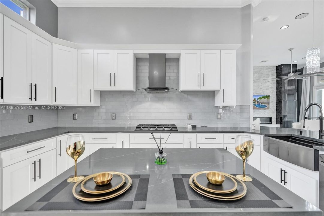 En Venta: $1,389,000 (7 camas, 5 baños, 3796 Pies cuadrados)