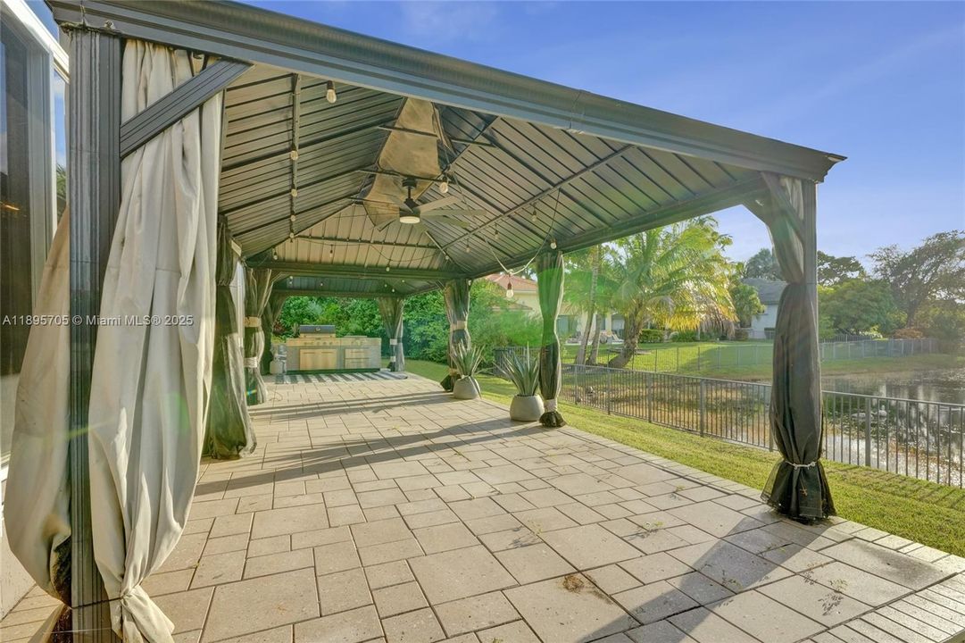 En Venta: $1,389,000 (7 camas, 5 baños, 3796 Pies cuadrados)