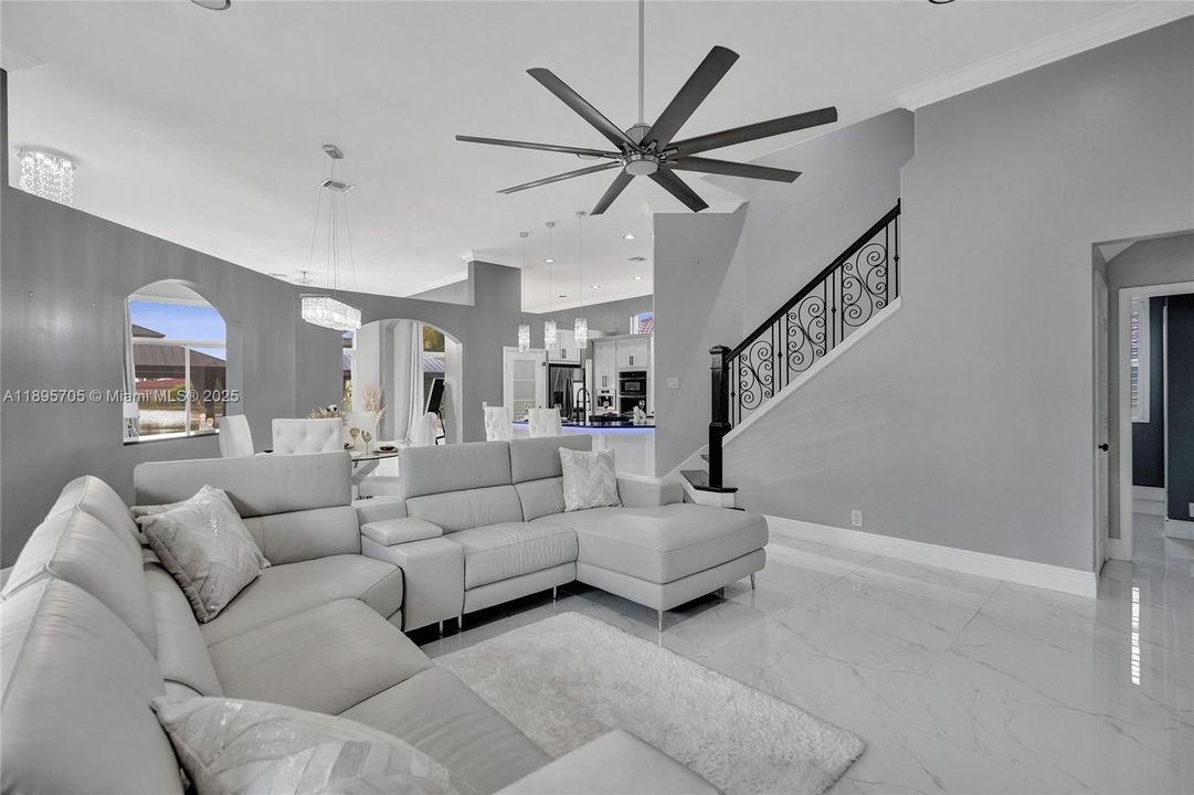 En Venta: $1,389,000 (7 camas, 5 baños, 3796 Pies cuadrados)