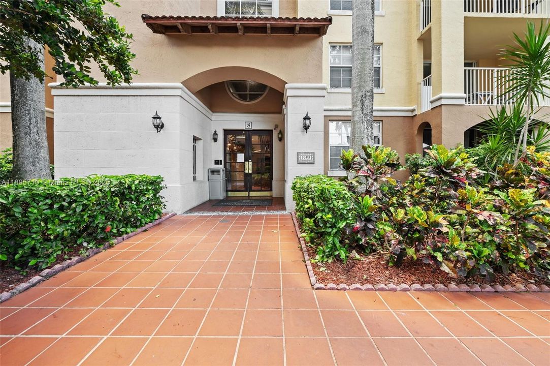 Recently Sold: $429,900 (2 beds, 2 baths, 1100 Square Feet)