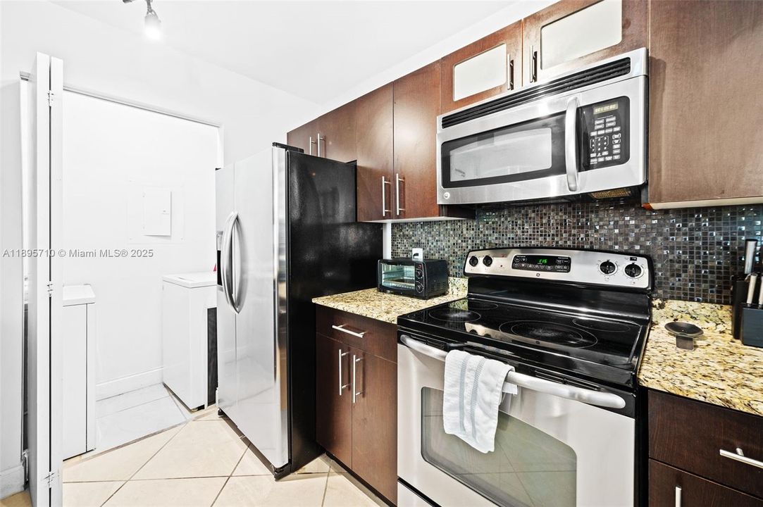 Recently Sold: $429,900 (2 beds, 2 baths, 1100 Square Feet)