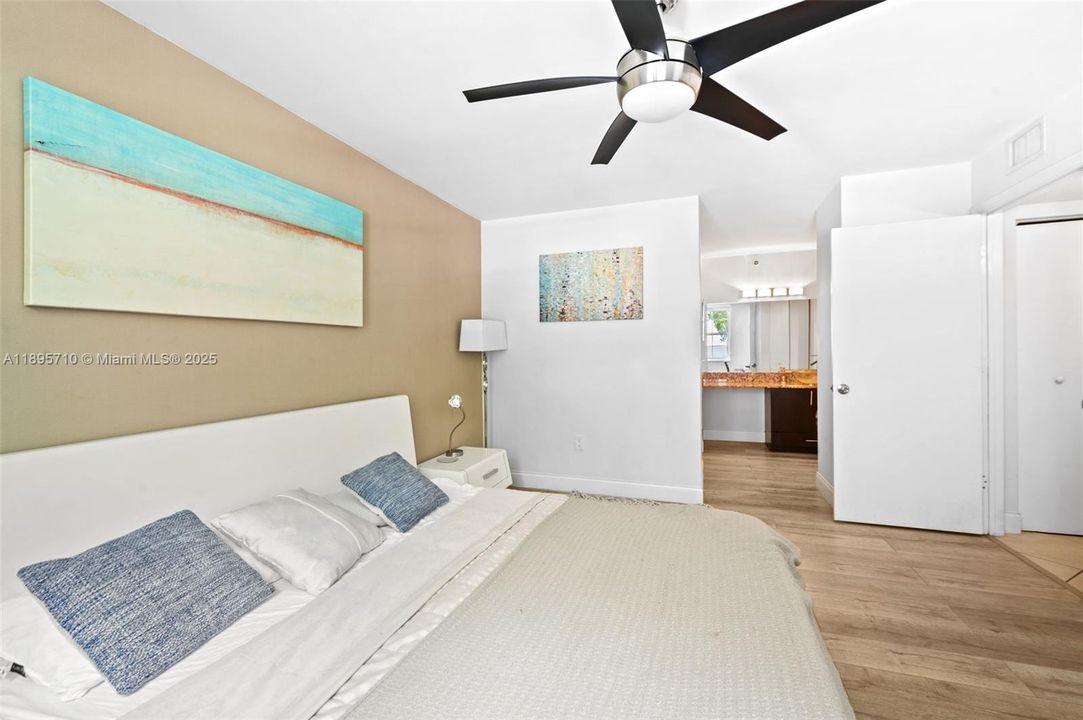 Recently Sold: $429,900 (2 beds, 2 baths, 1100 Square Feet)