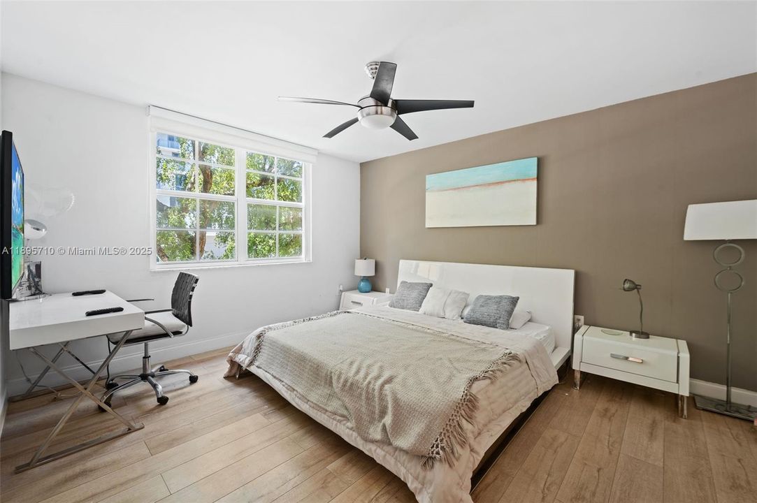 Recently Sold: $429,900 (2 beds, 2 baths, 1100 Square Feet)