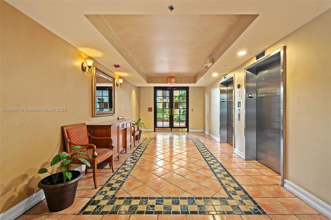 Recently Sold: $429,900 (2 beds, 2 baths, 1100 Square Feet)