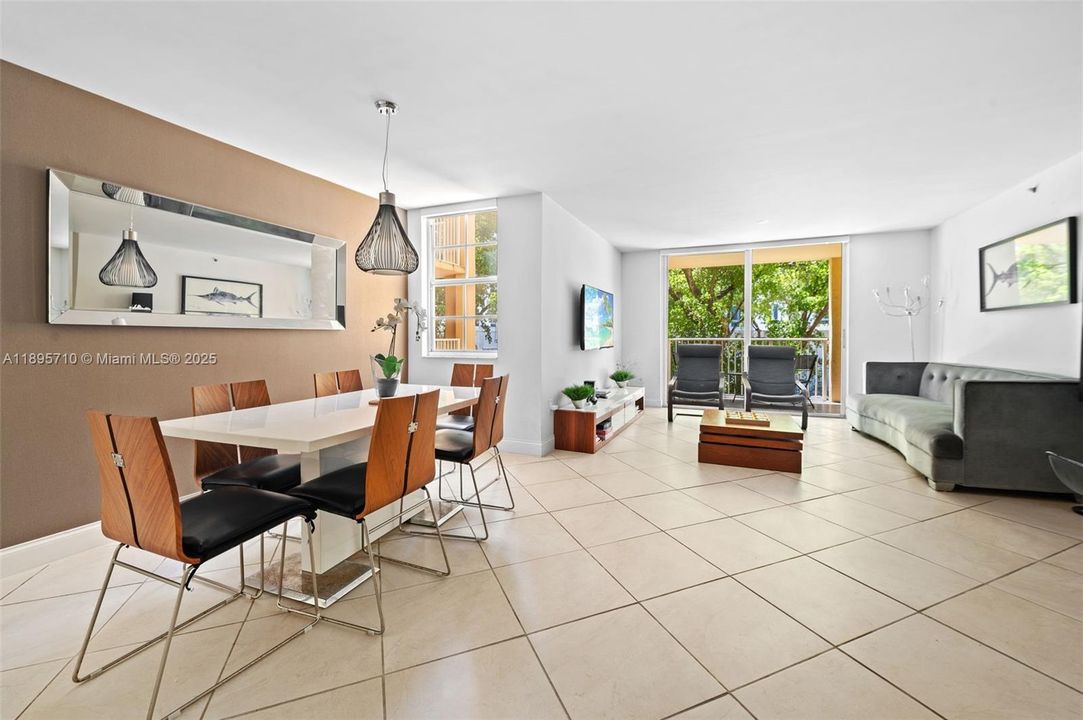 Recently Sold: $429,900 (2 beds, 2 baths, 1100 Square Feet)