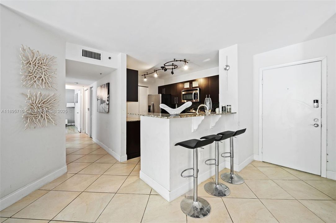 Recently Sold: $429,900 (2 beds, 2 baths, 1100 Square Feet)